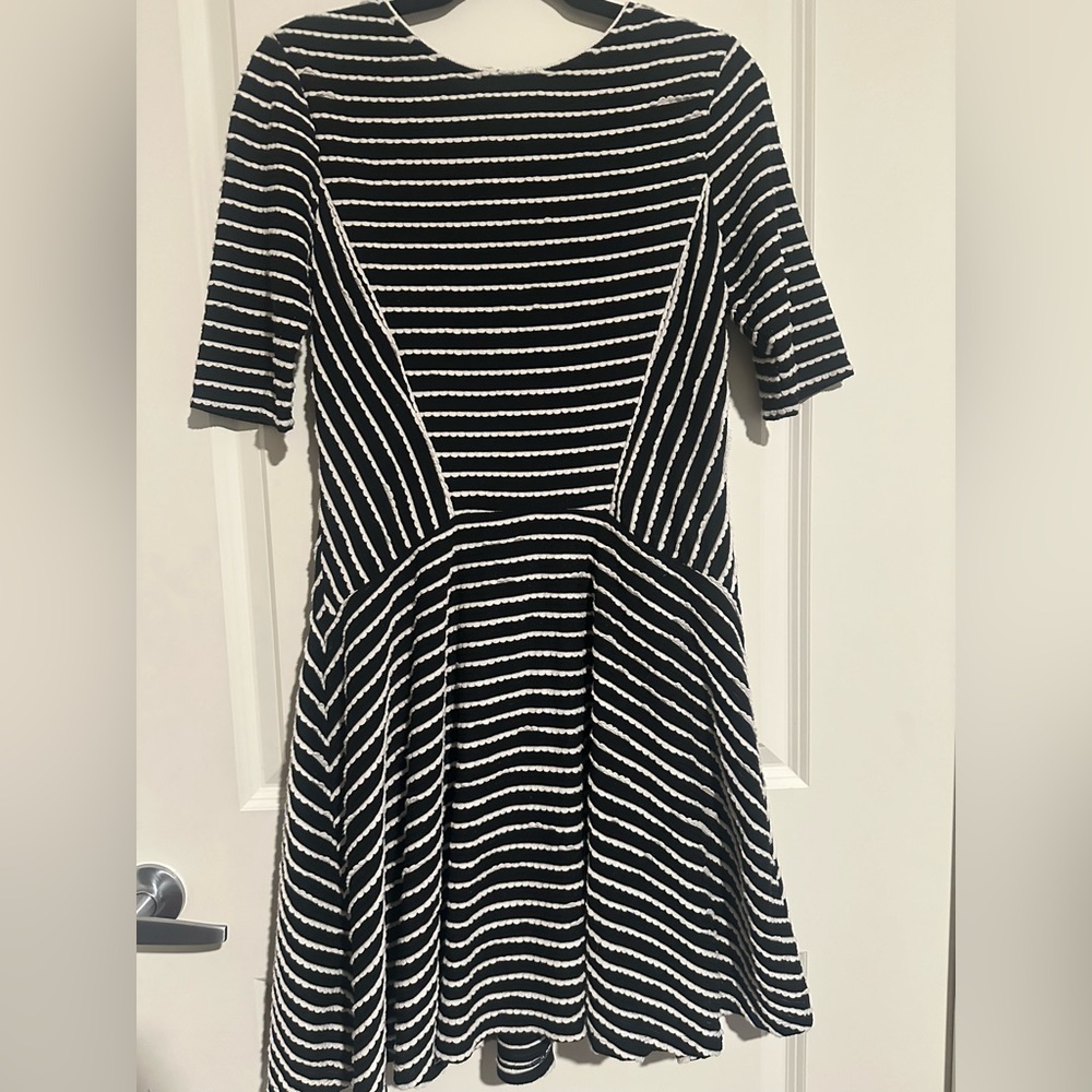 Gabby skye black and white stripes dress. 3 qaurters sleeves